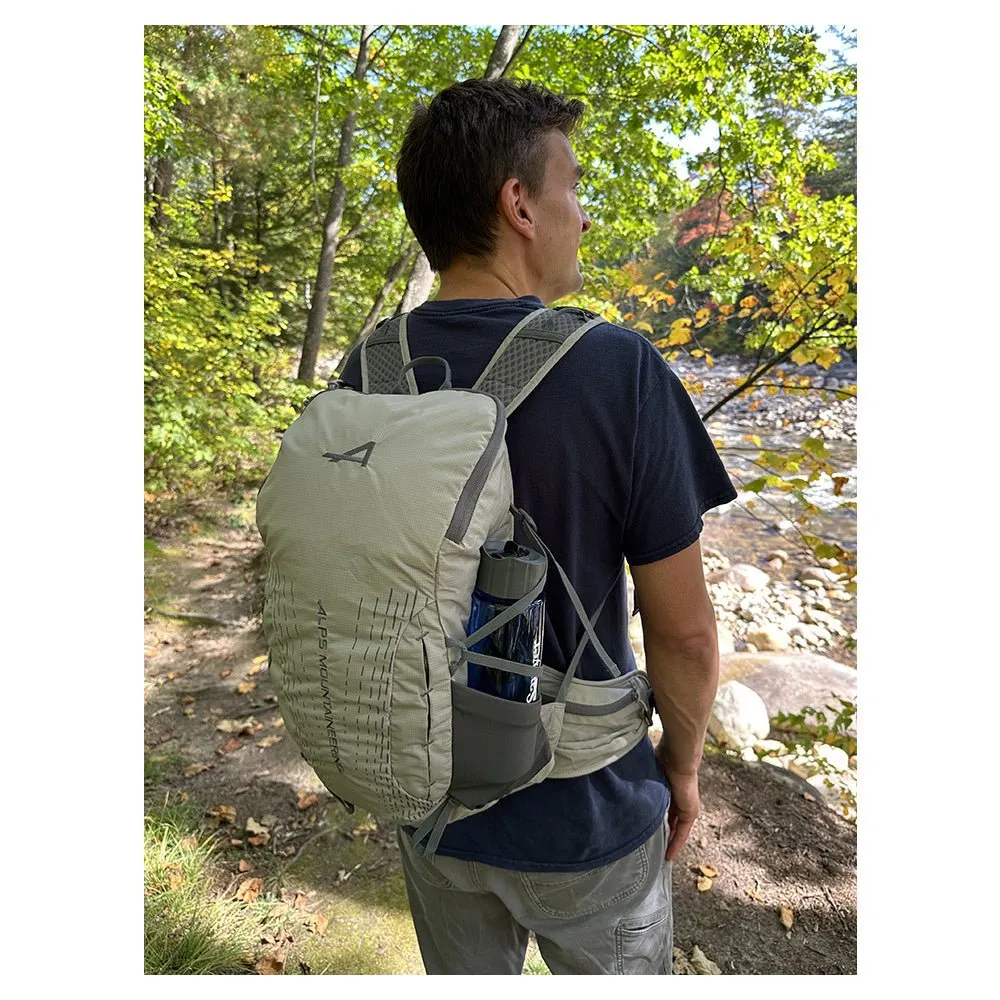 CANYON 20L BACKPACK