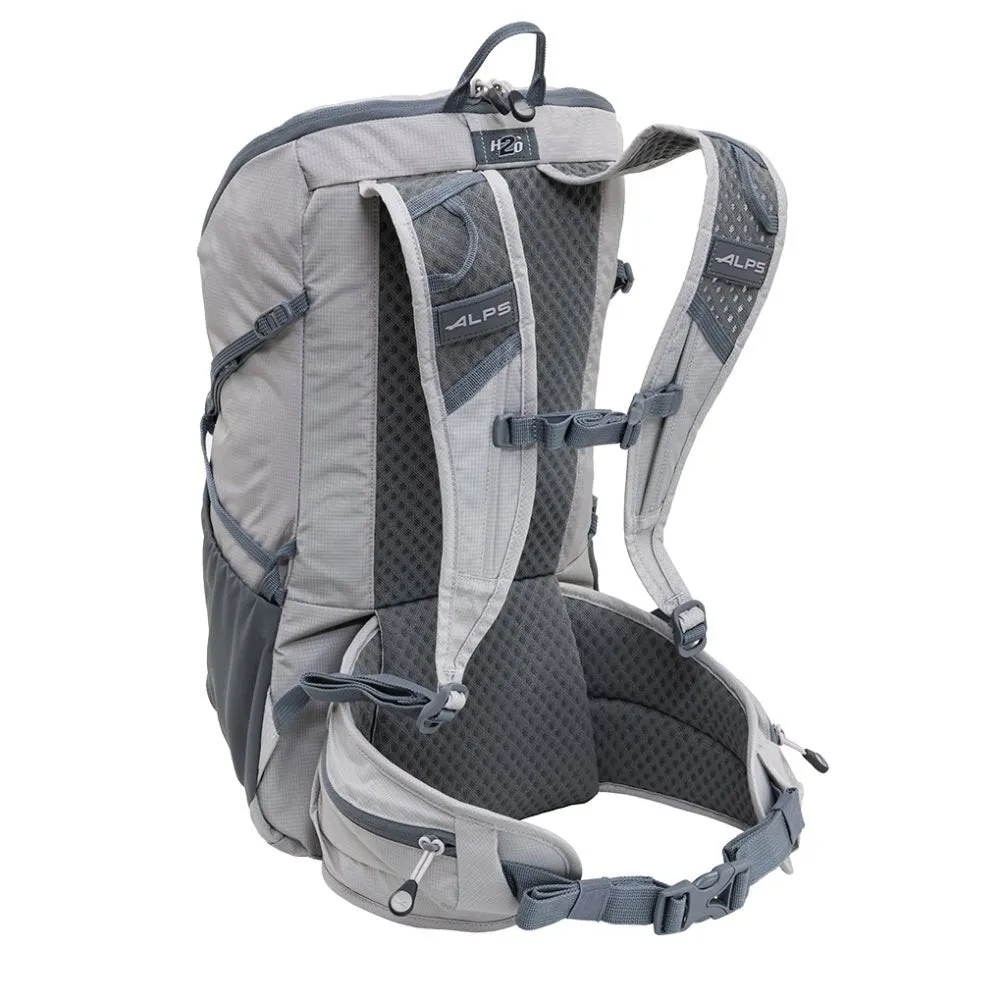 CANYON 20L BACKPACK