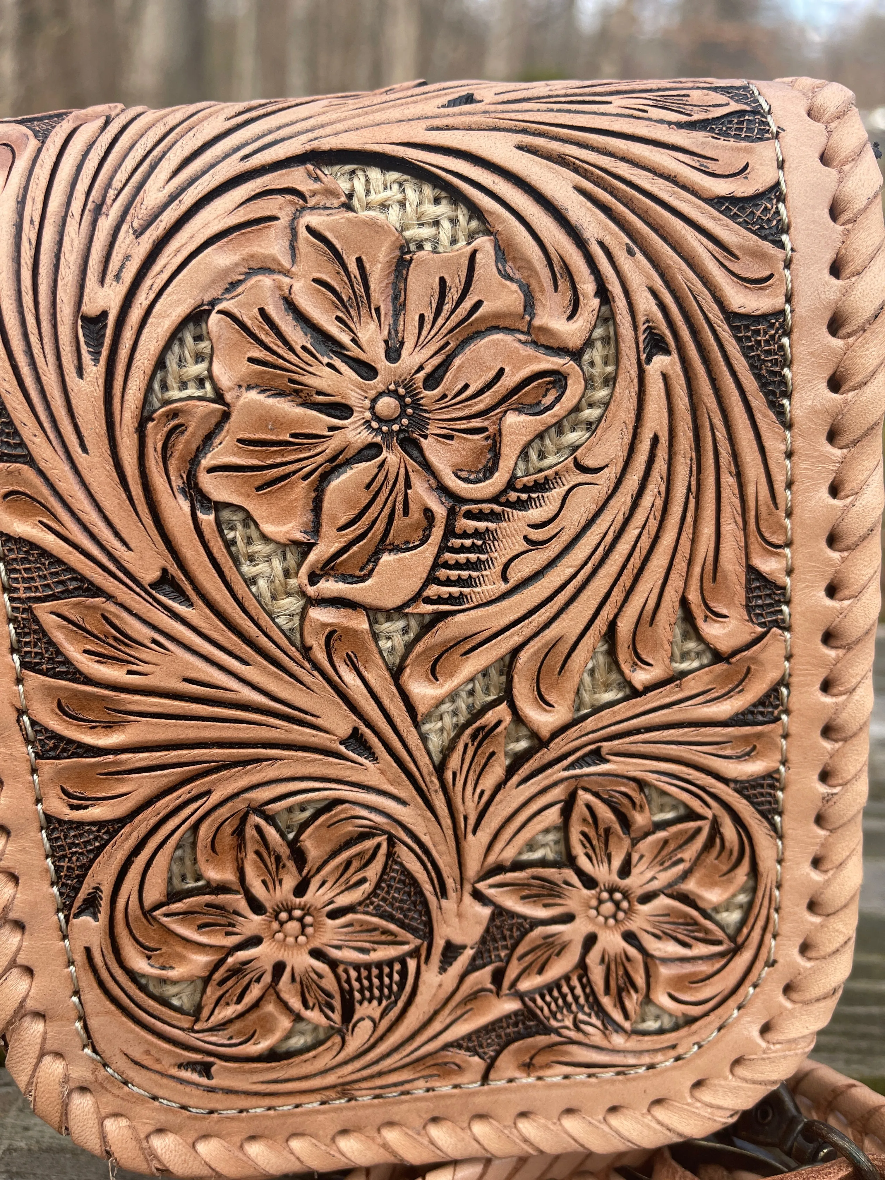 Hand-Tooled Leather Wallet & Crossbody "BETY"