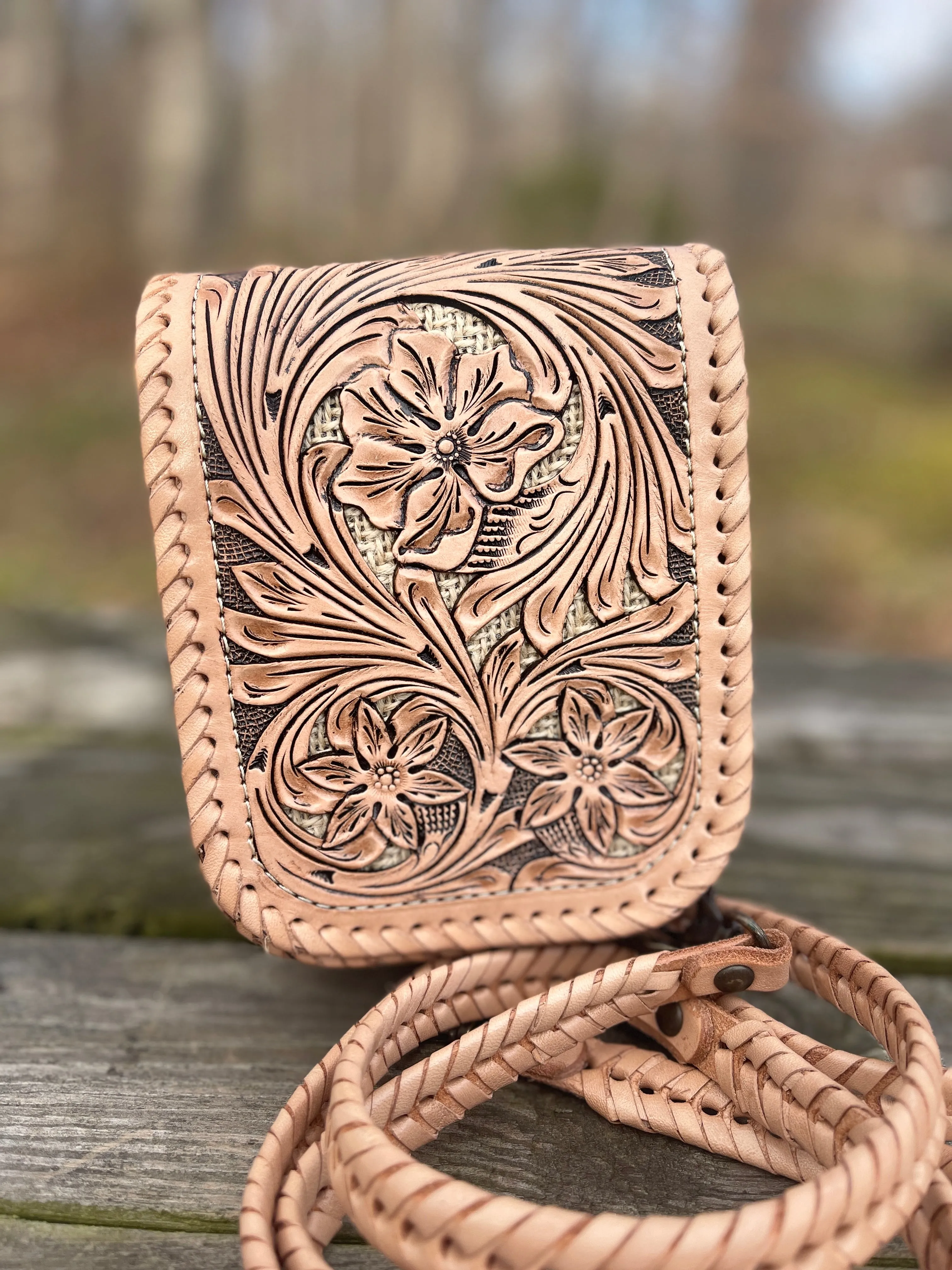 Hand-Tooled Leather Wallet & Crossbody "BETY"