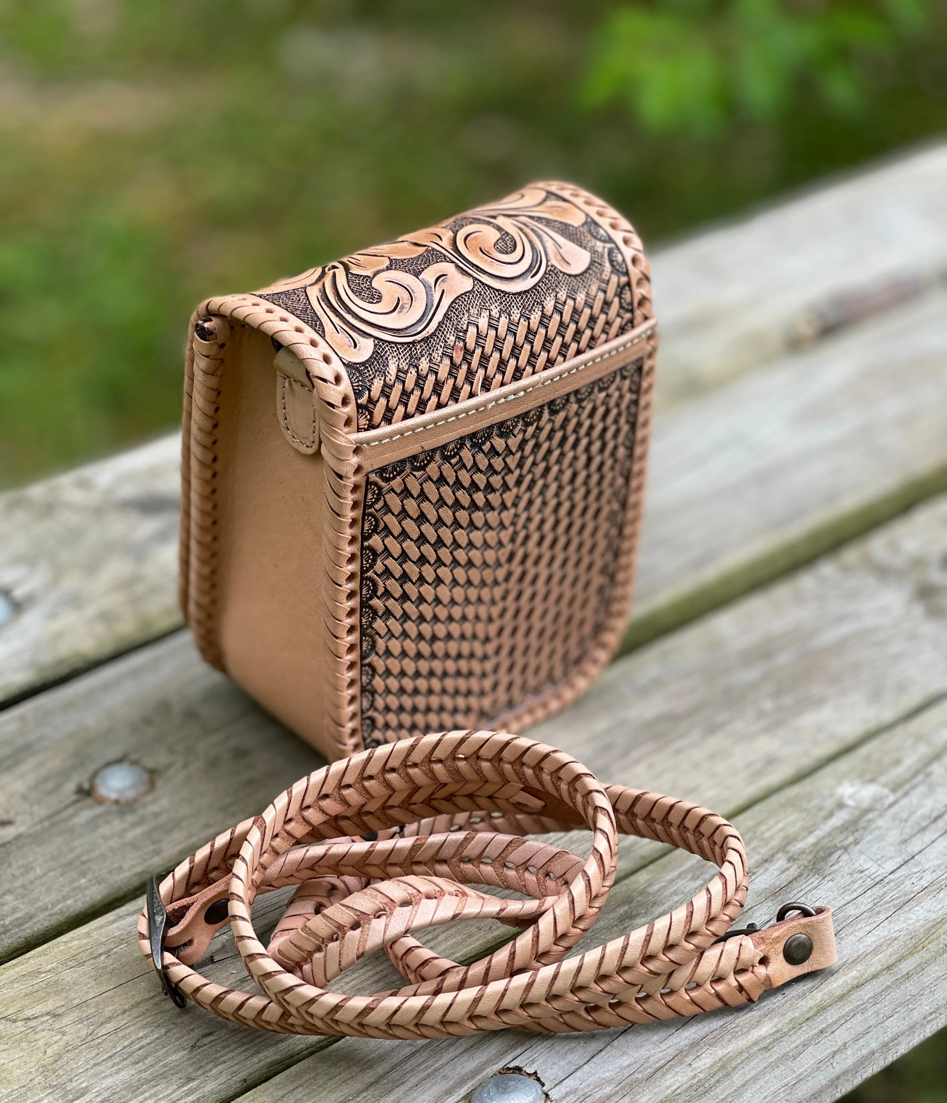 Hand-Tooled Leather Wallet & Crossbody "BETY"