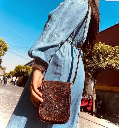 Hand-Tooled Leather Wallet & Crossbody "BETY"