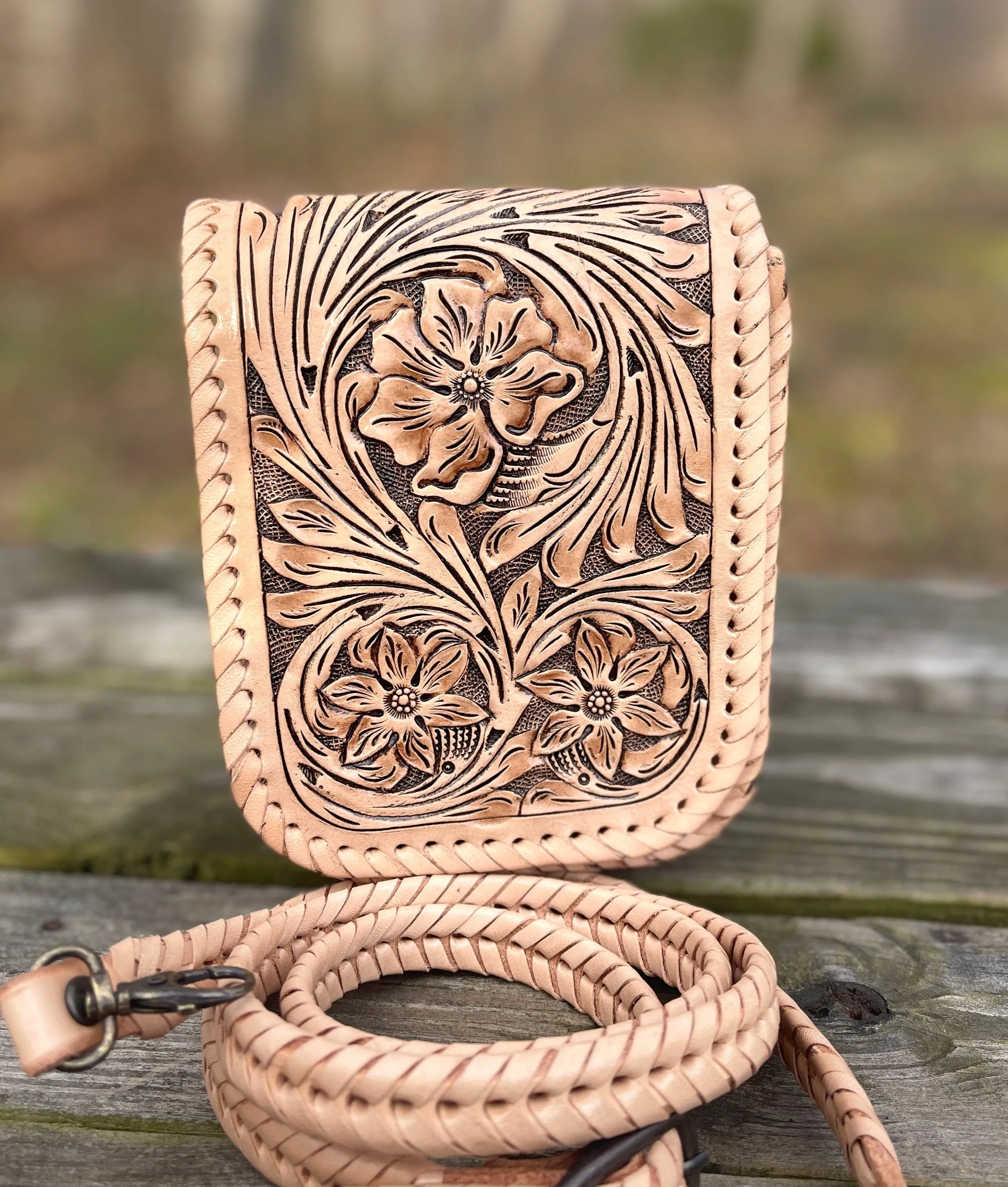 Hand-Tooled Leather Wallet & Crossbody "BETY"